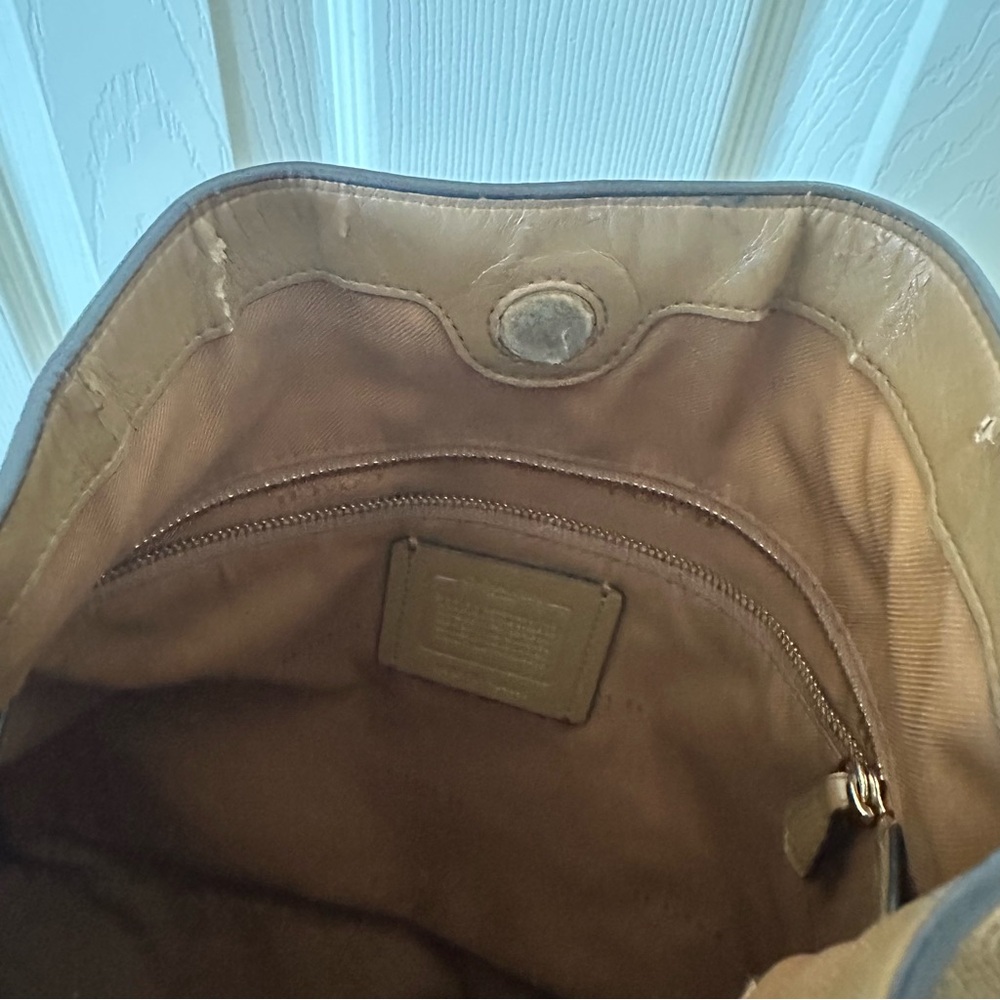 Coach - Picture 5 of 6
